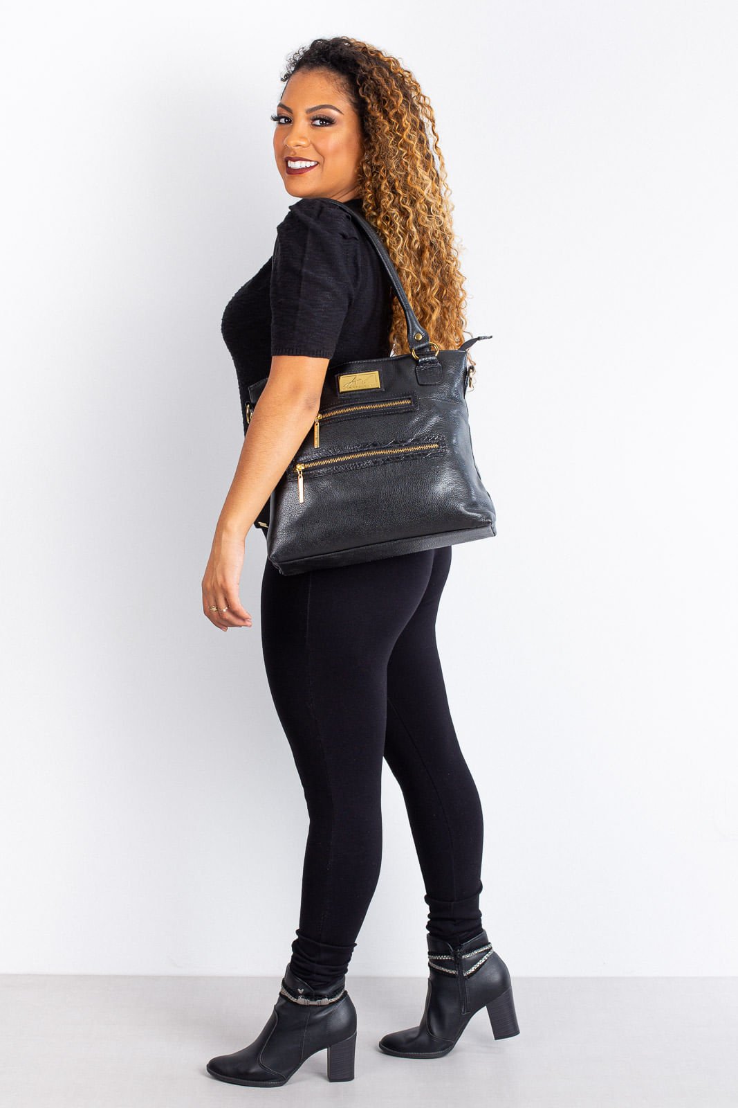 Bolsa de ombro em couro liso Alicia Preto 6
