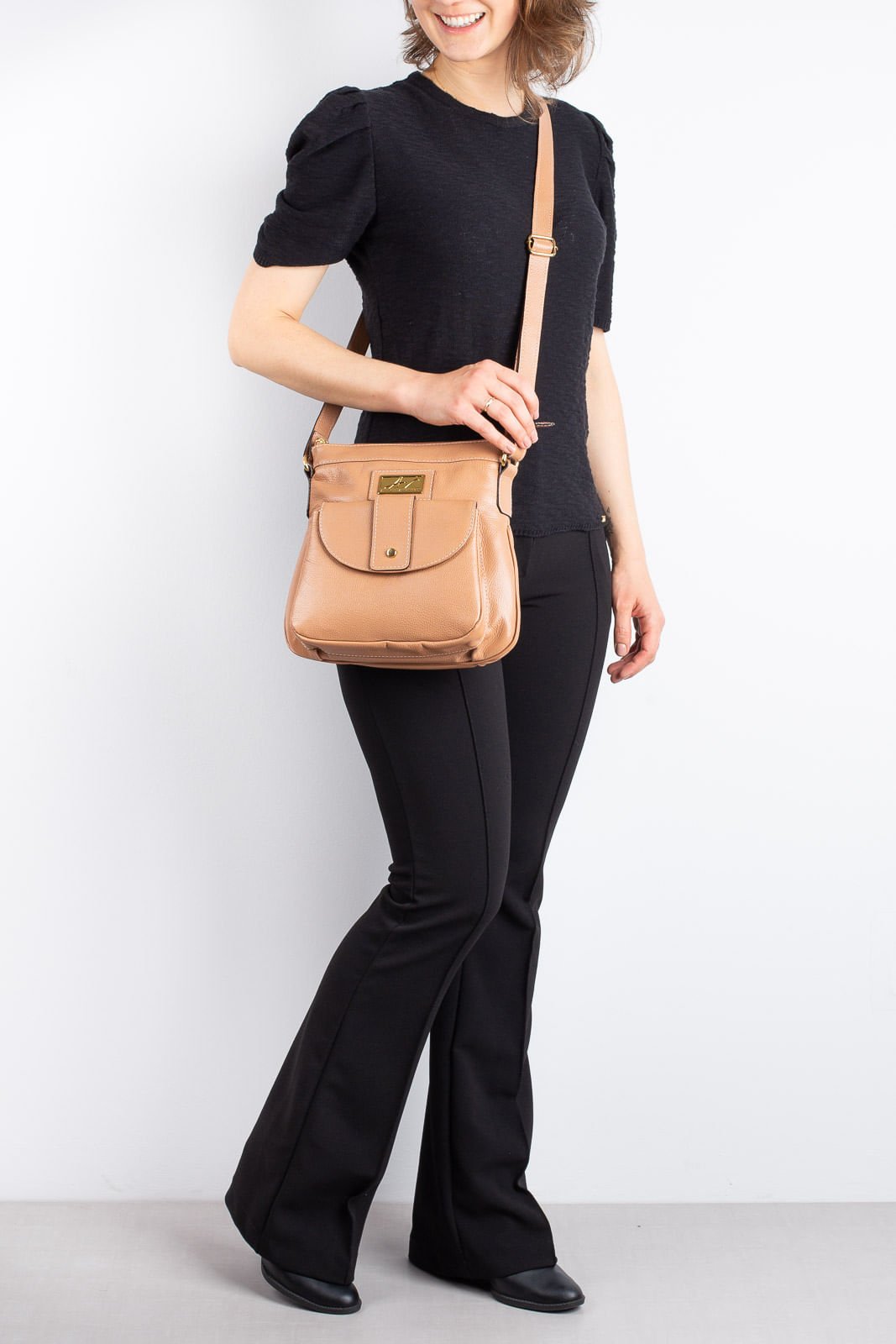 Bolsa tiracolo de couro liso Elis Bege 5