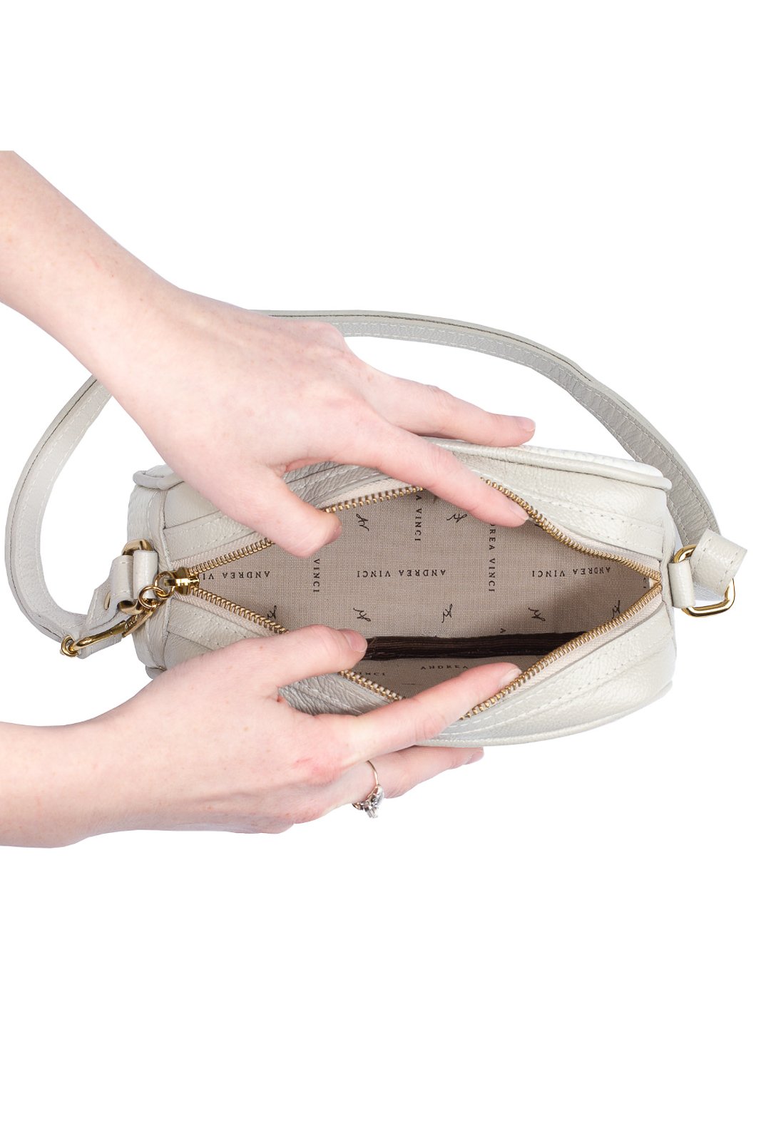 Bolsa quadrada pequena de couro croco Diana Branco 5