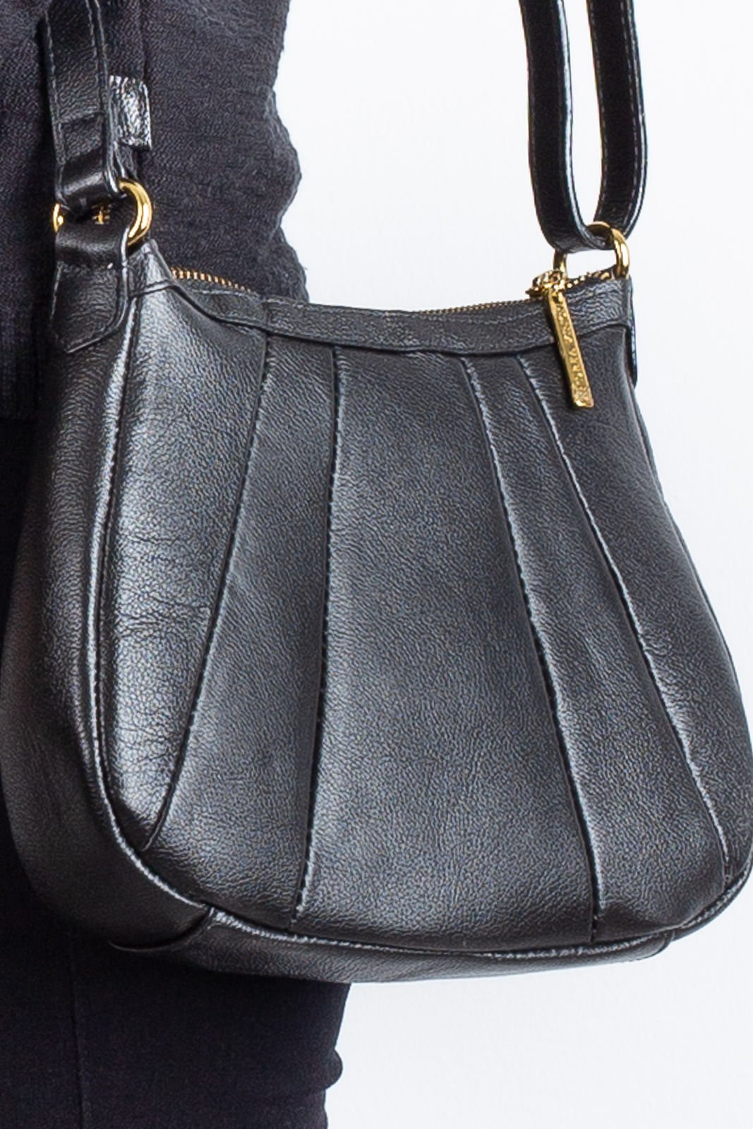 Bolsa transversal em couro liso Greice Preto 3