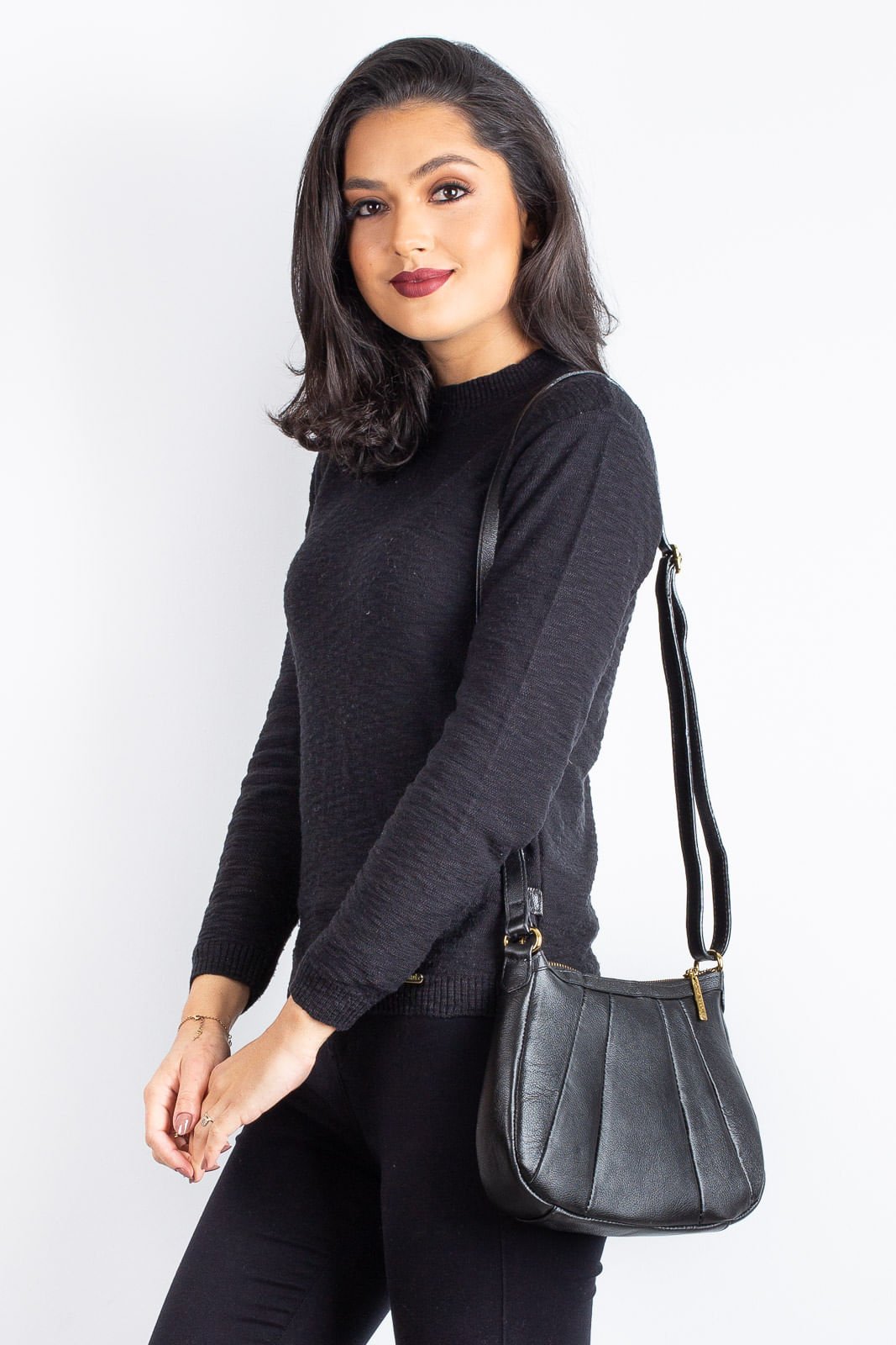 Bolsa transversal em couro liso Greice Preto 7
