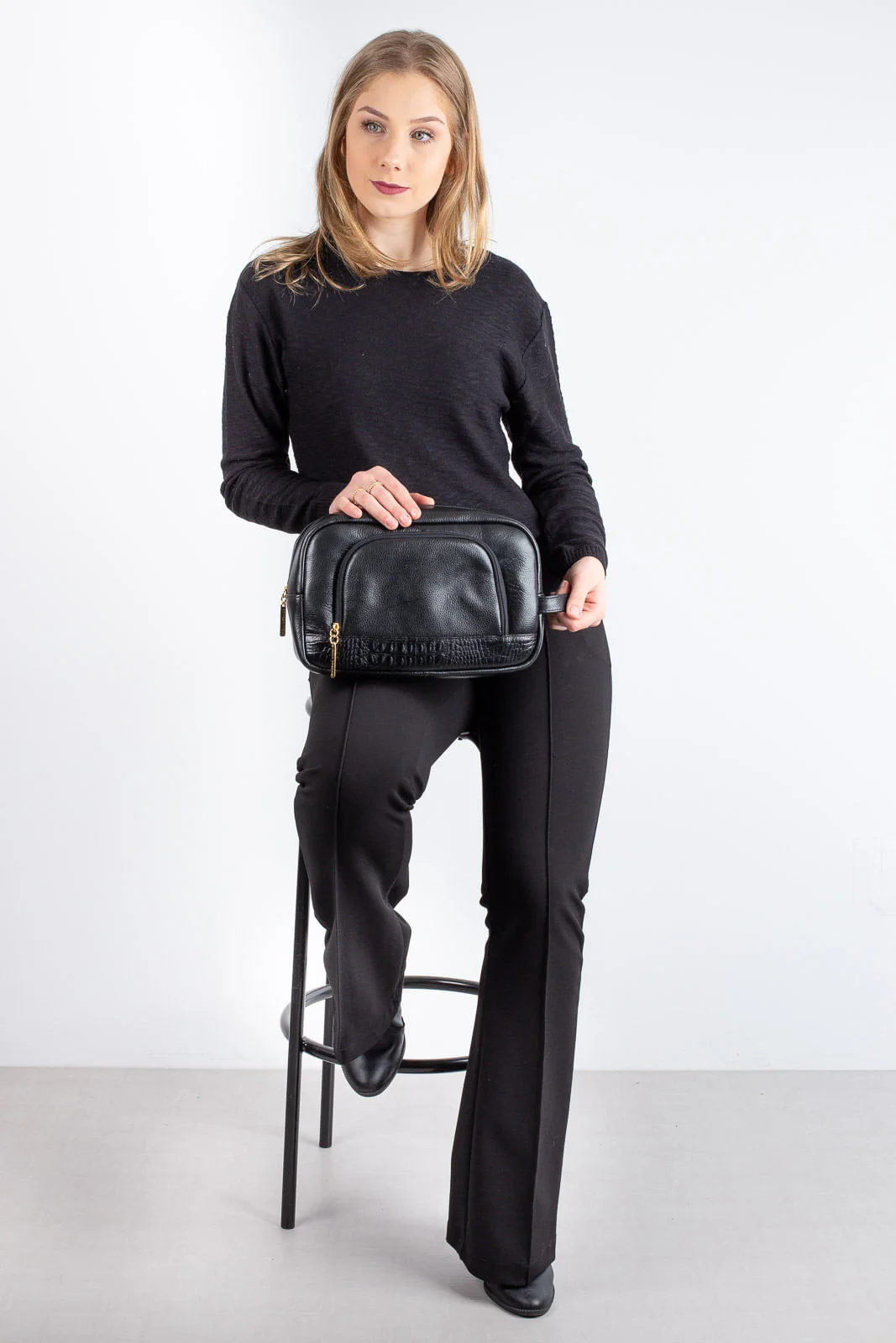 Necessaire grande de couro liso Manuela Preto 5