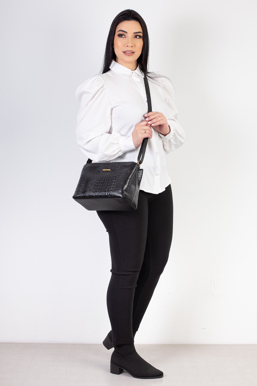 Bolsa de couro croco estruturada Evelyn Preto 6