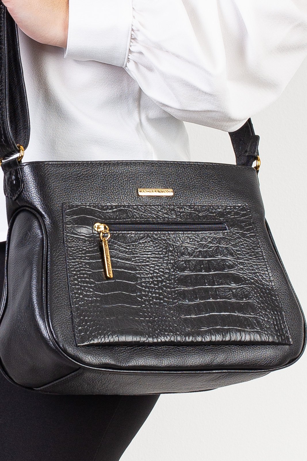 Bolsa feminina tiracolo de couro croco Maisa Preto 2
