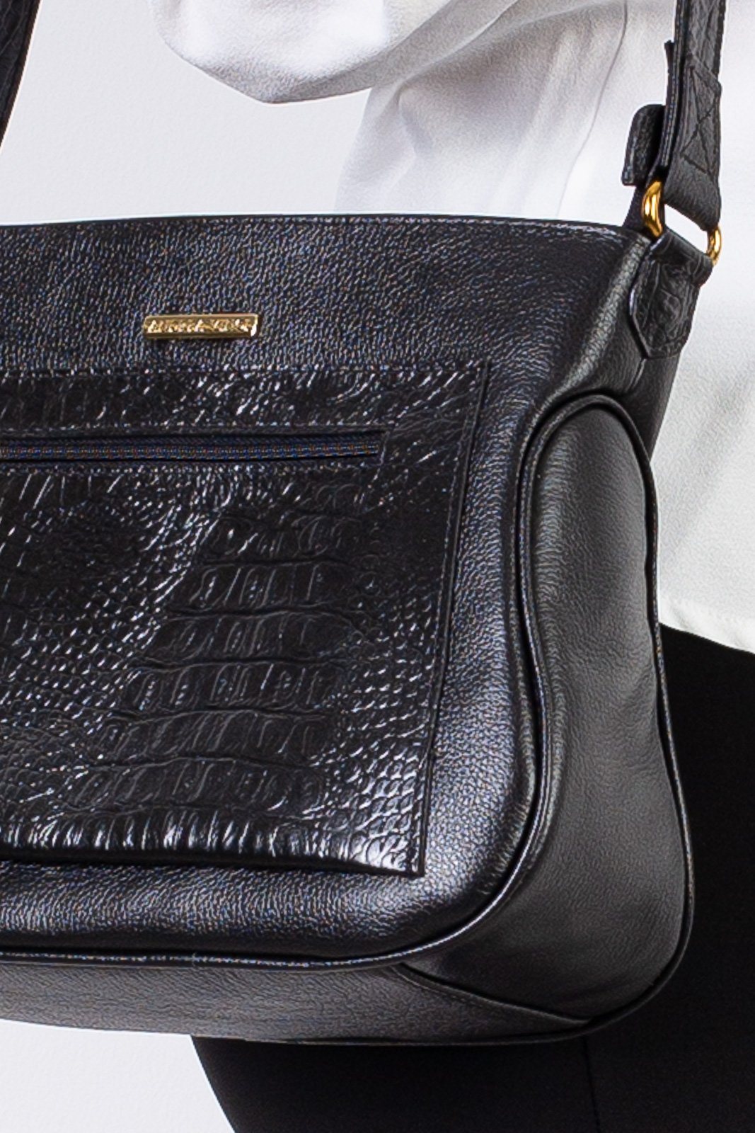 Bolsa feminina tiracolo de couro croco Maisa Preto 3
