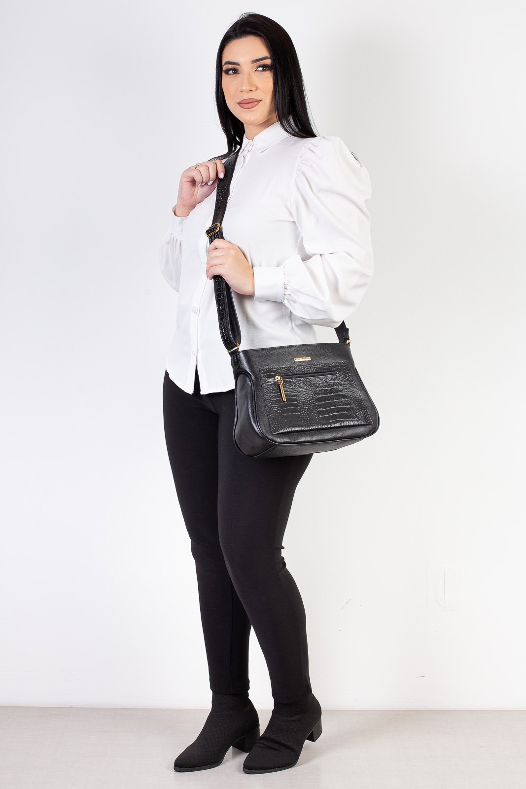 Bolsa feminina tiracolo de couro croco Maisa Preto 5