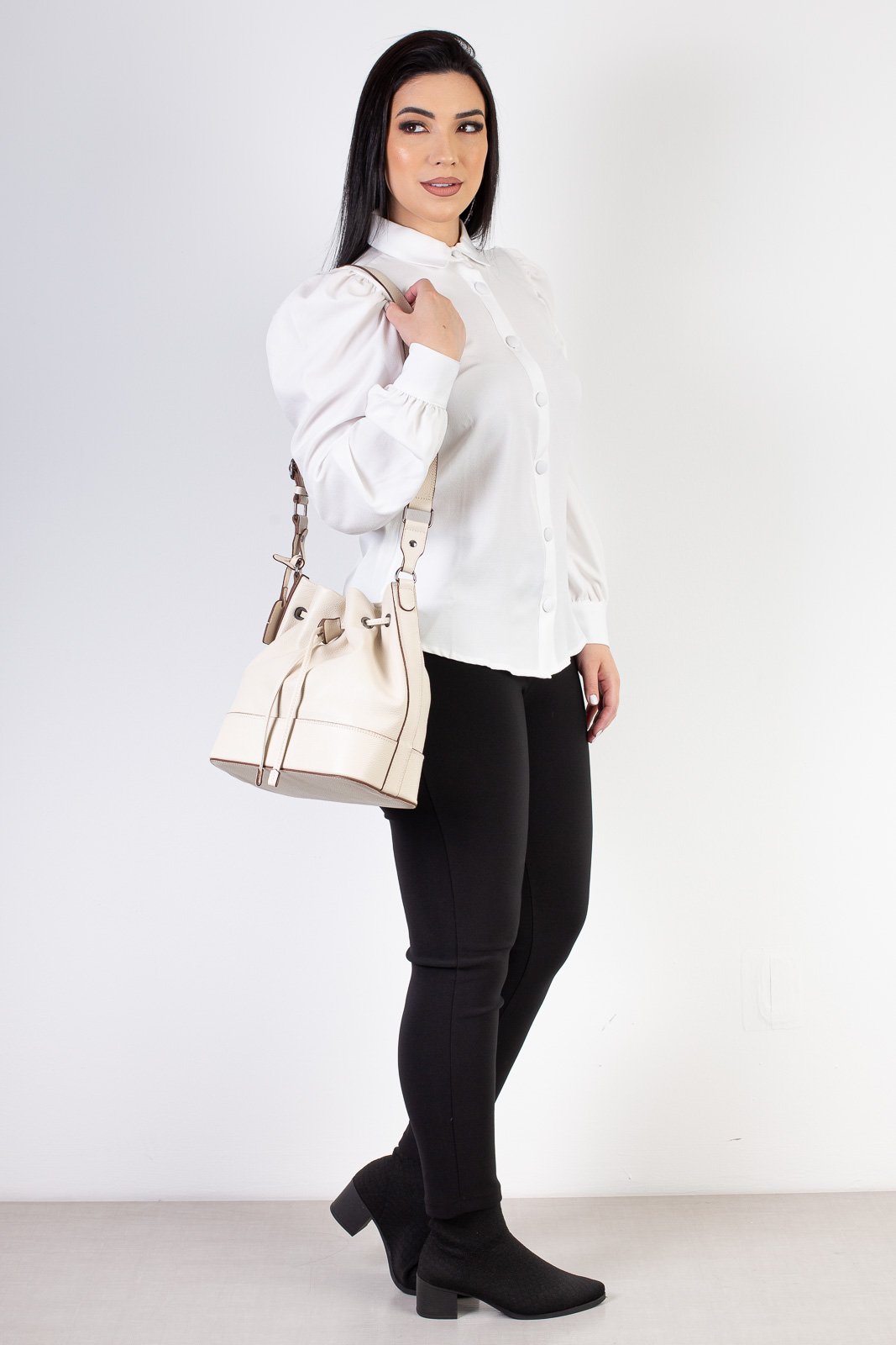 Bolsa saco em couro liso Naiara Branco 5