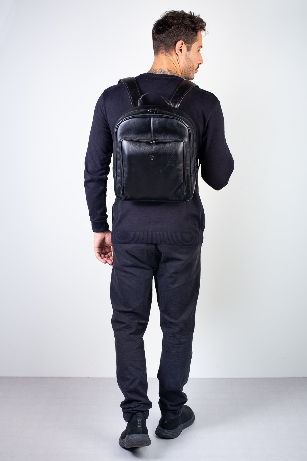 Mochila masculina de couro italiano Steve Preto 4