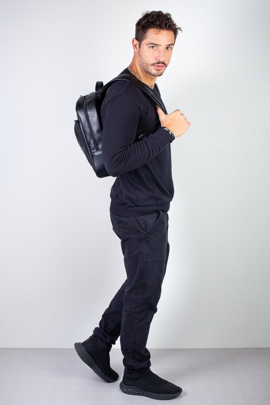 Mochila masculina de couro italiano Steve Preto 5
