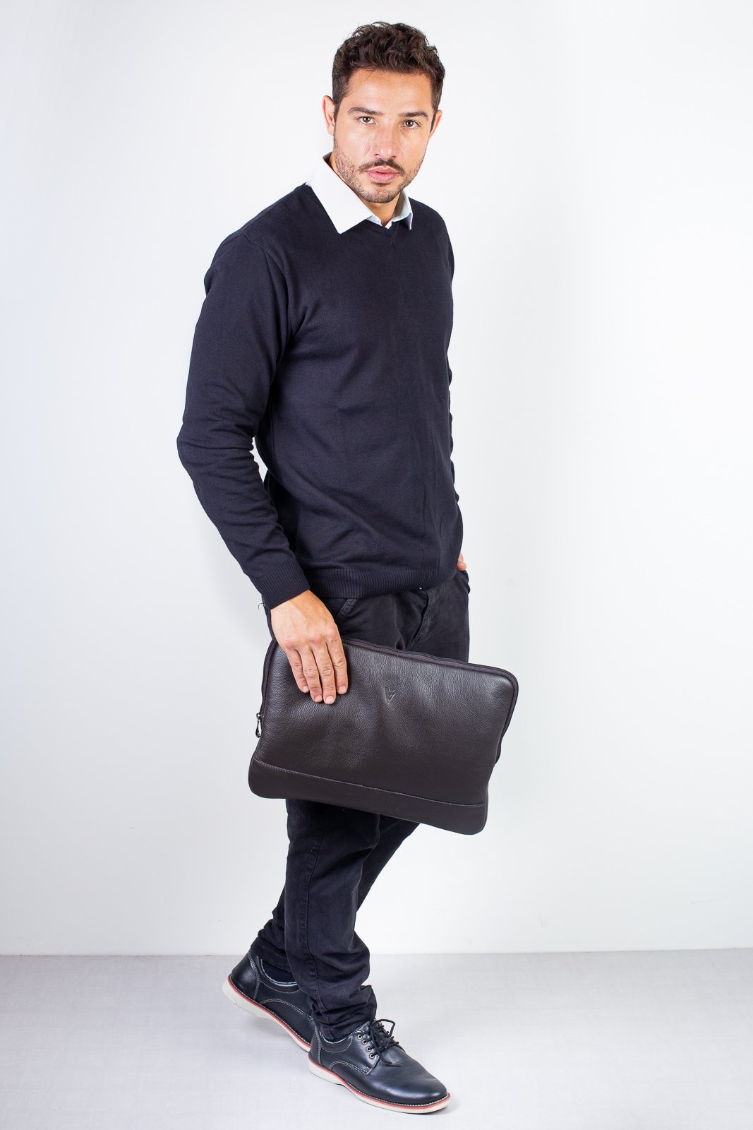 Case de couro para notebook de 15.6" Guto Marrom 3