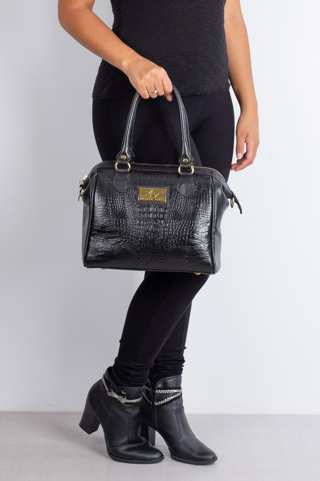 Bolsa estruturada de couro croco Leila Preto 3
