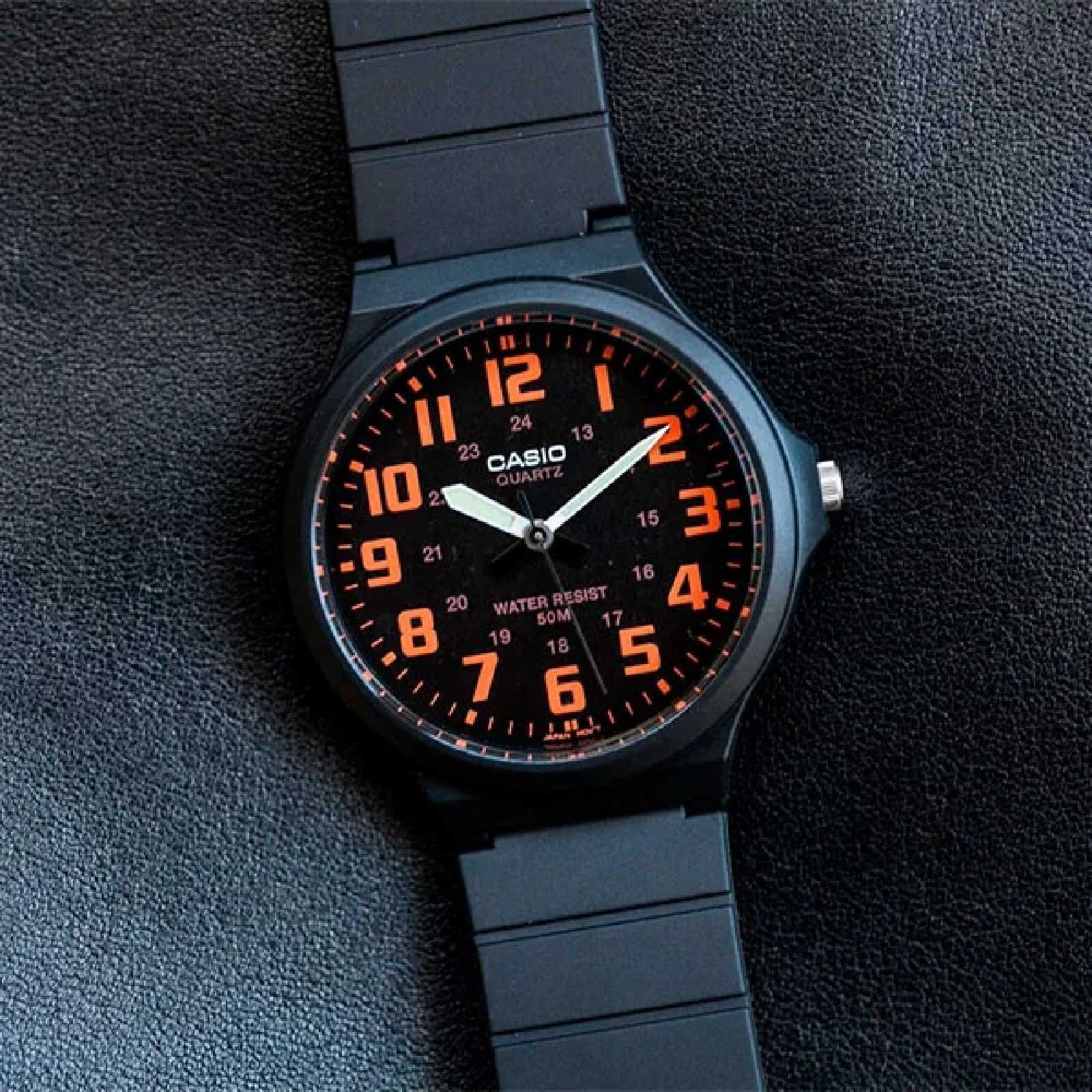 Relógio Casio MW-240-4BVDF Preto 2