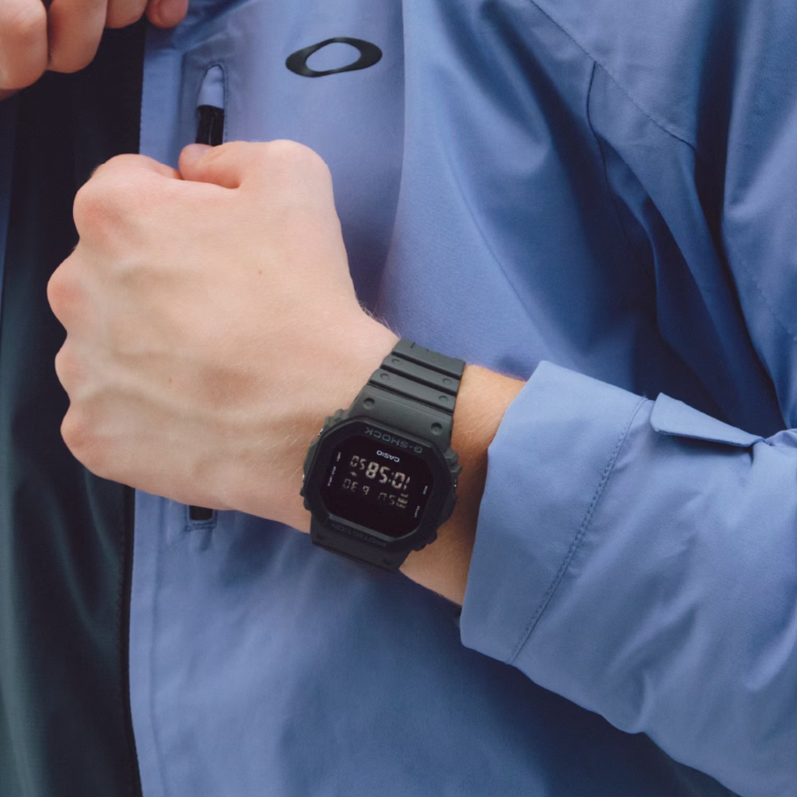 Relógio Casio G-Shock DW-5610UU-8DR Cinza 4
