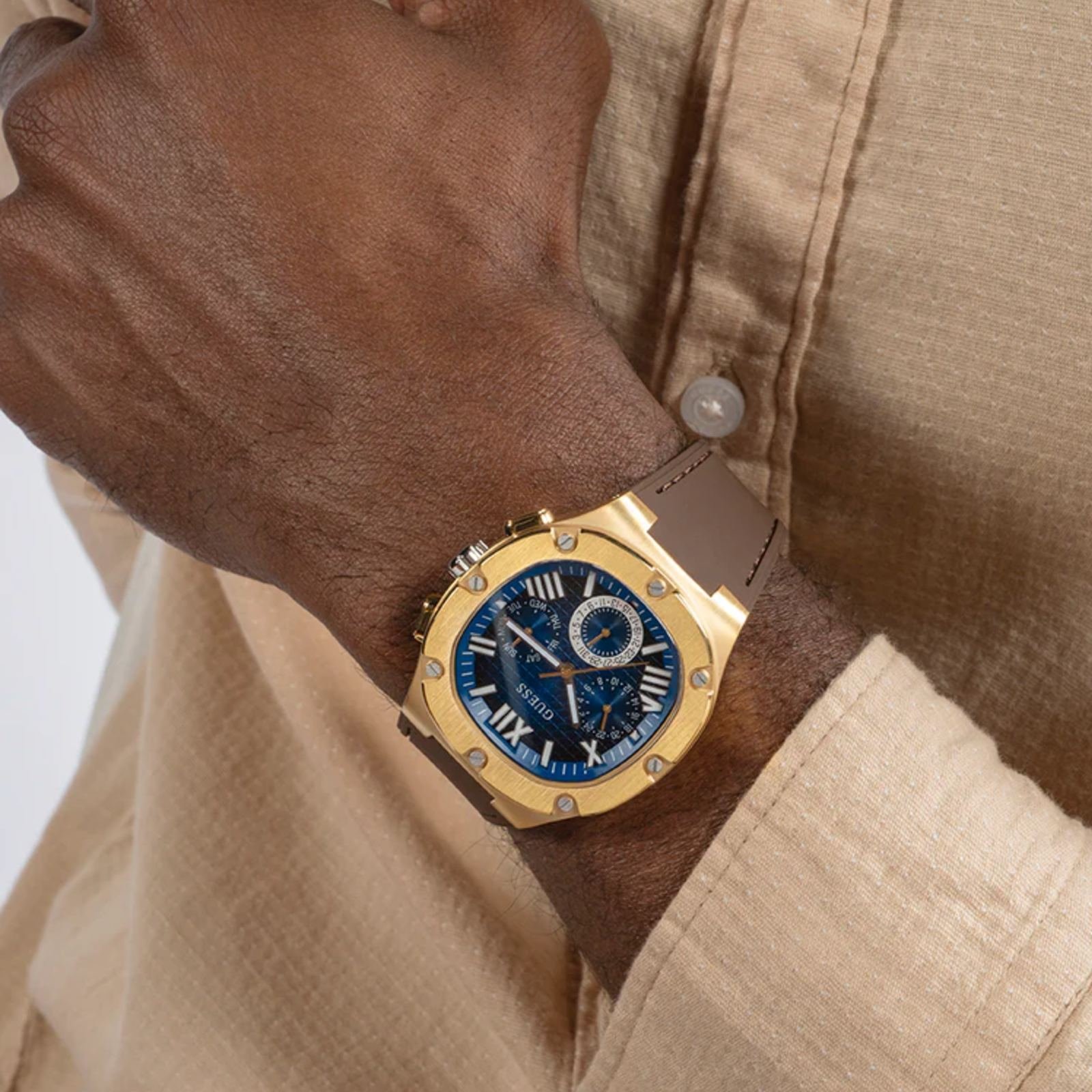 Relógio Guess Masculino Multifunção GW0571G5 Marrom Dourado 2