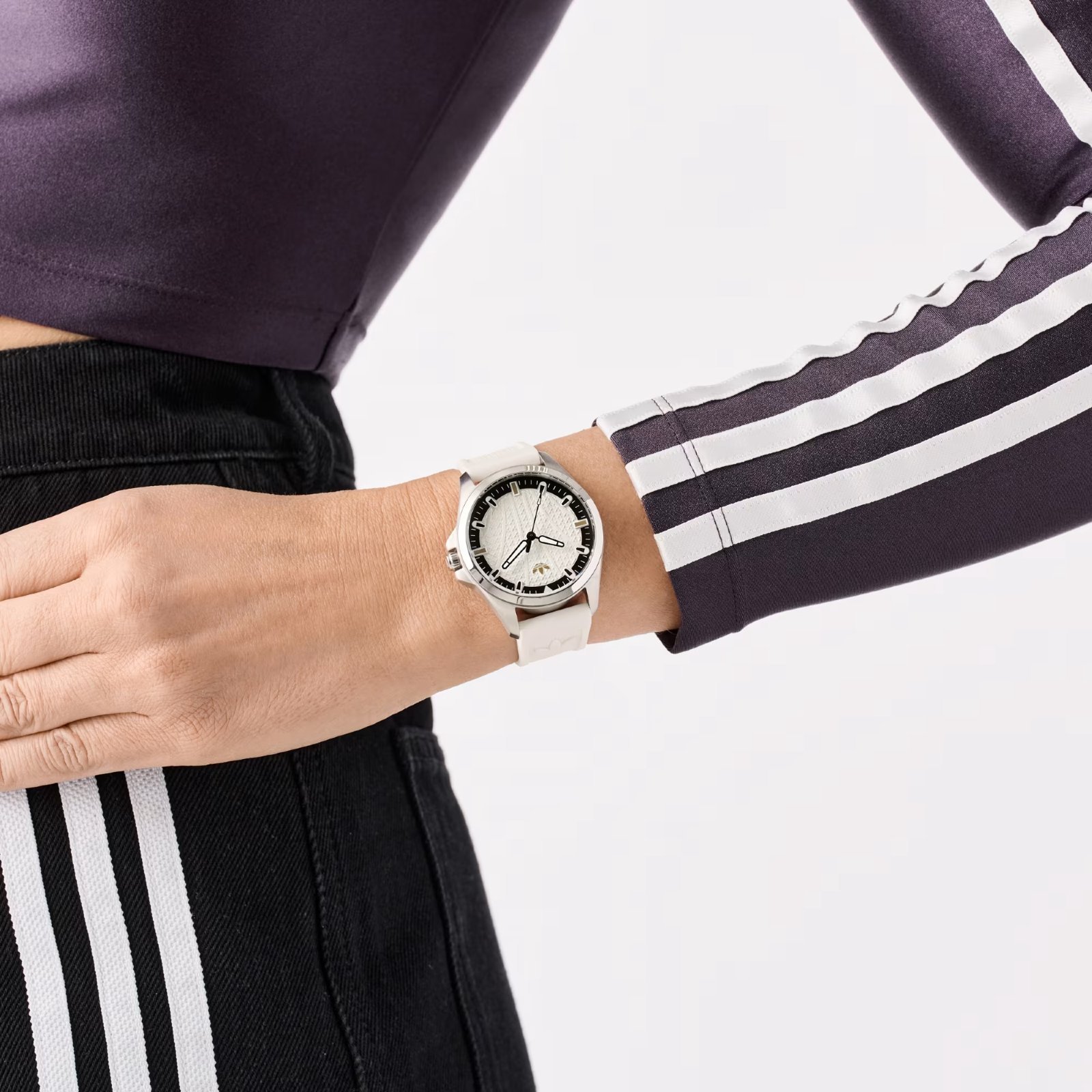 Relógio Adidas Iconic One AOFH25002 Branco 2
