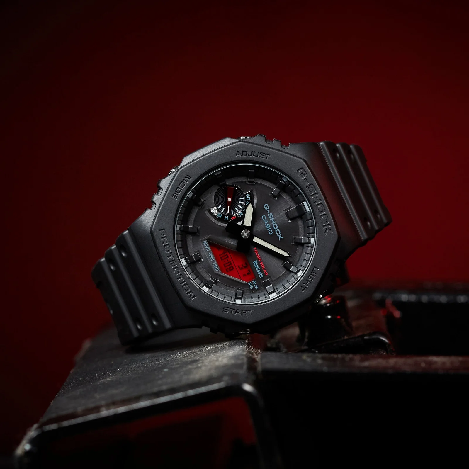 Relógio Casio G-Shock GA-B2100BBR-1ADR Black and Bold Red Preto