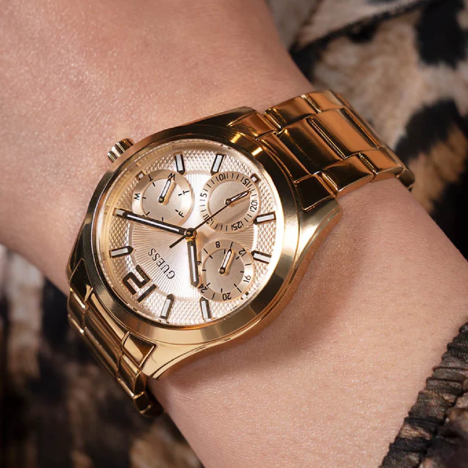 Relógio Guess Feminino Multifunção GW0760L2 Dourado Dourado 2