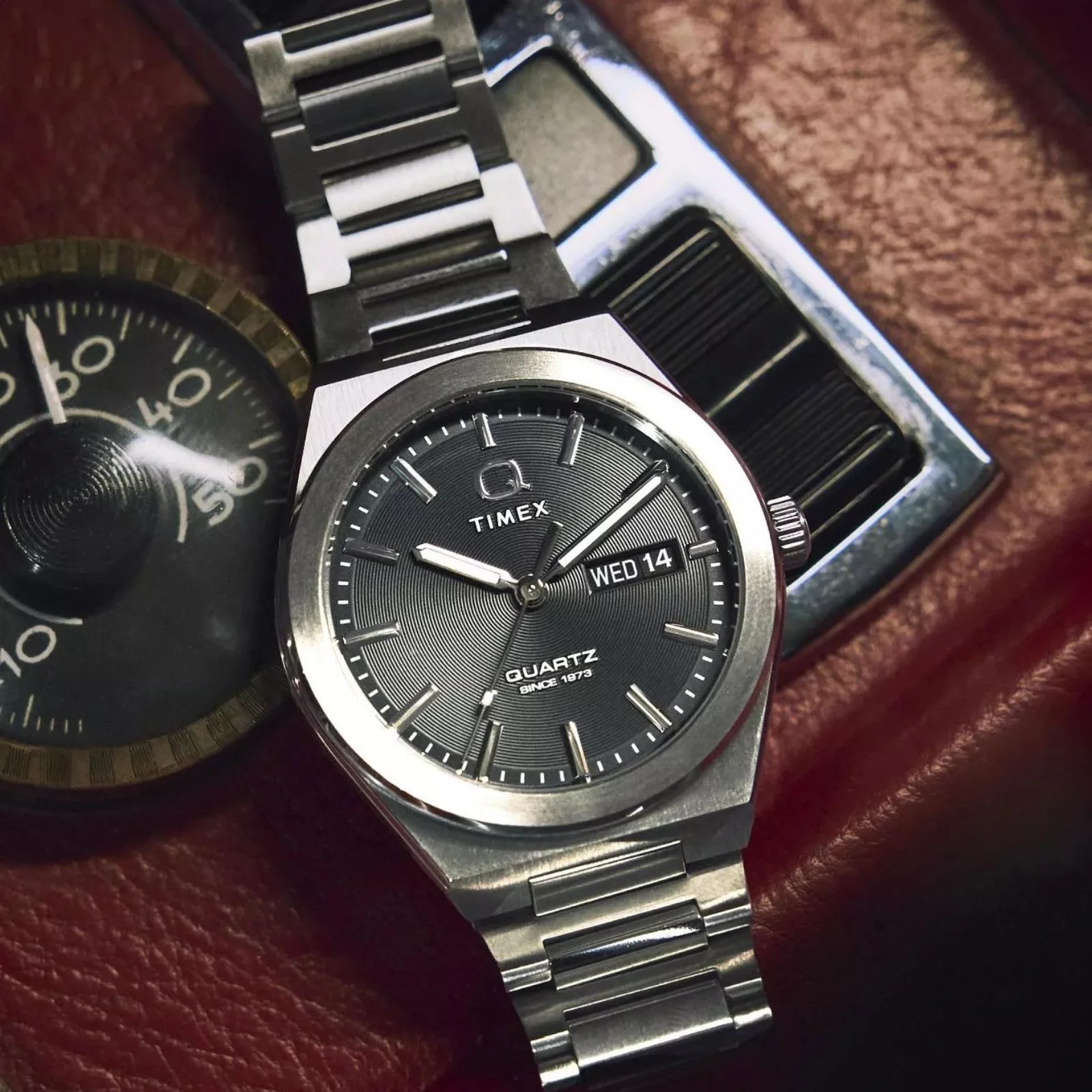 Relógio Q Timex Continental Day Date TW2Y25000 Prata 2