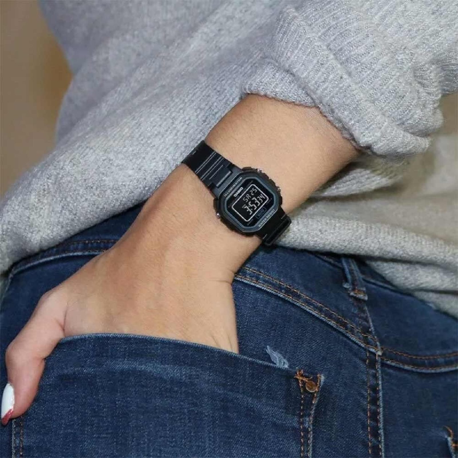 Relógio Casio Standard LA-20WH-1BDF Preto 2