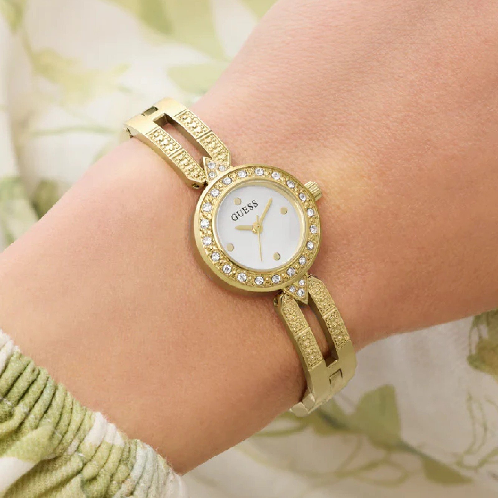 Relógio Guess GW1016L2 Feminino 23mm Aço Inoxidável Dourado 4