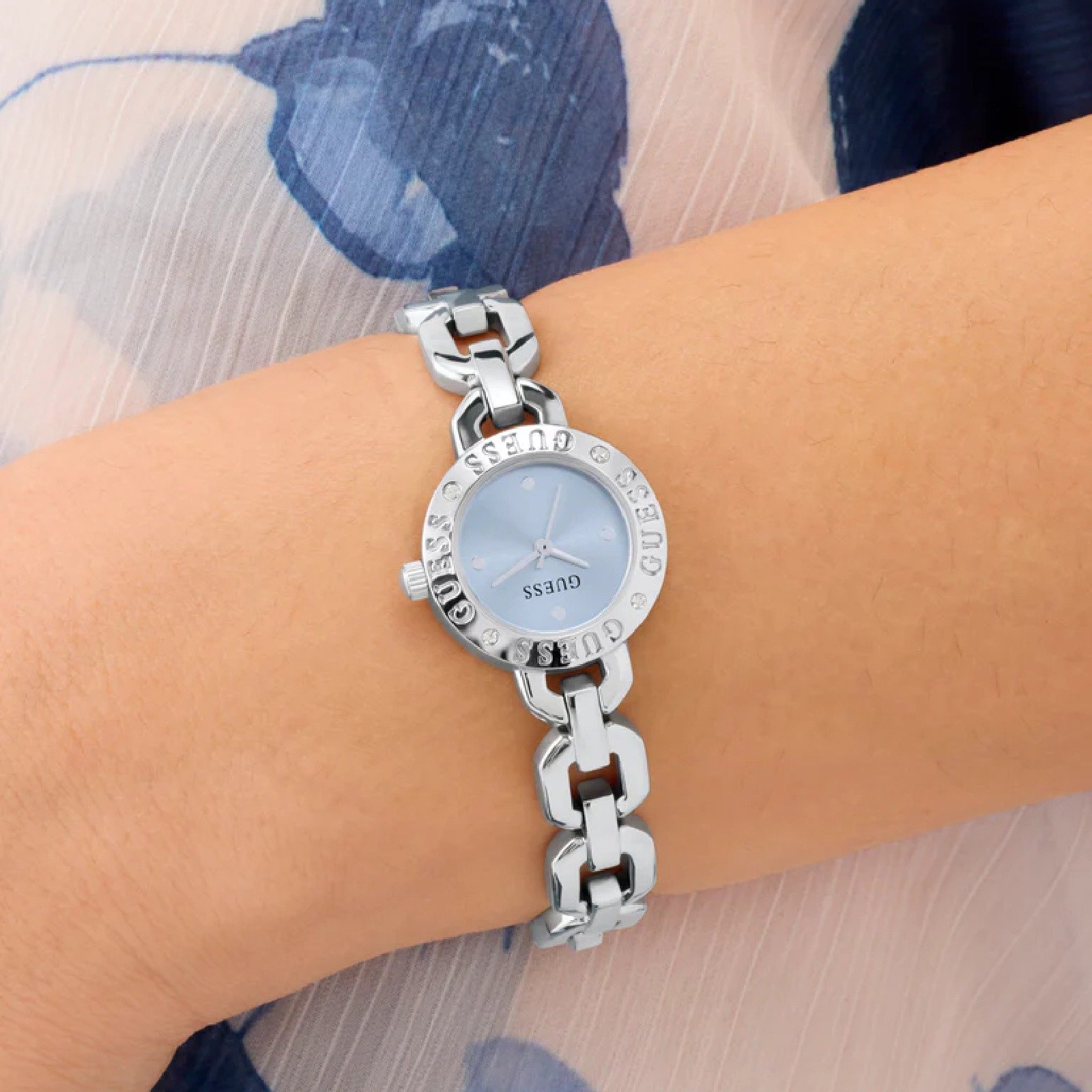 Relógio Guess GW1019L1 Feminino 23mm Aço Inoxidável Prata 4