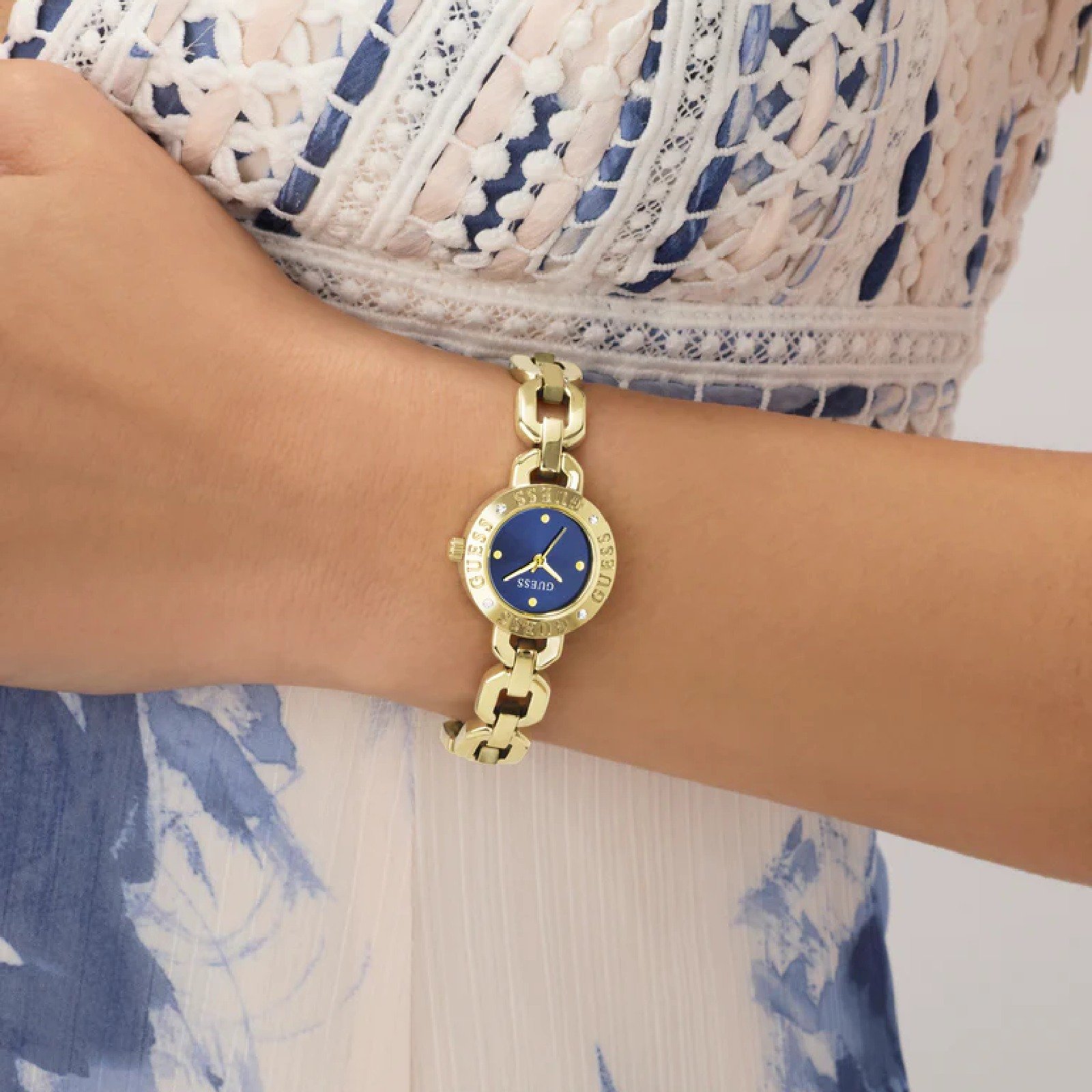 Relógio Guess GW1019L2 Feminino 23mm Aço Inoxidável Dourado 6