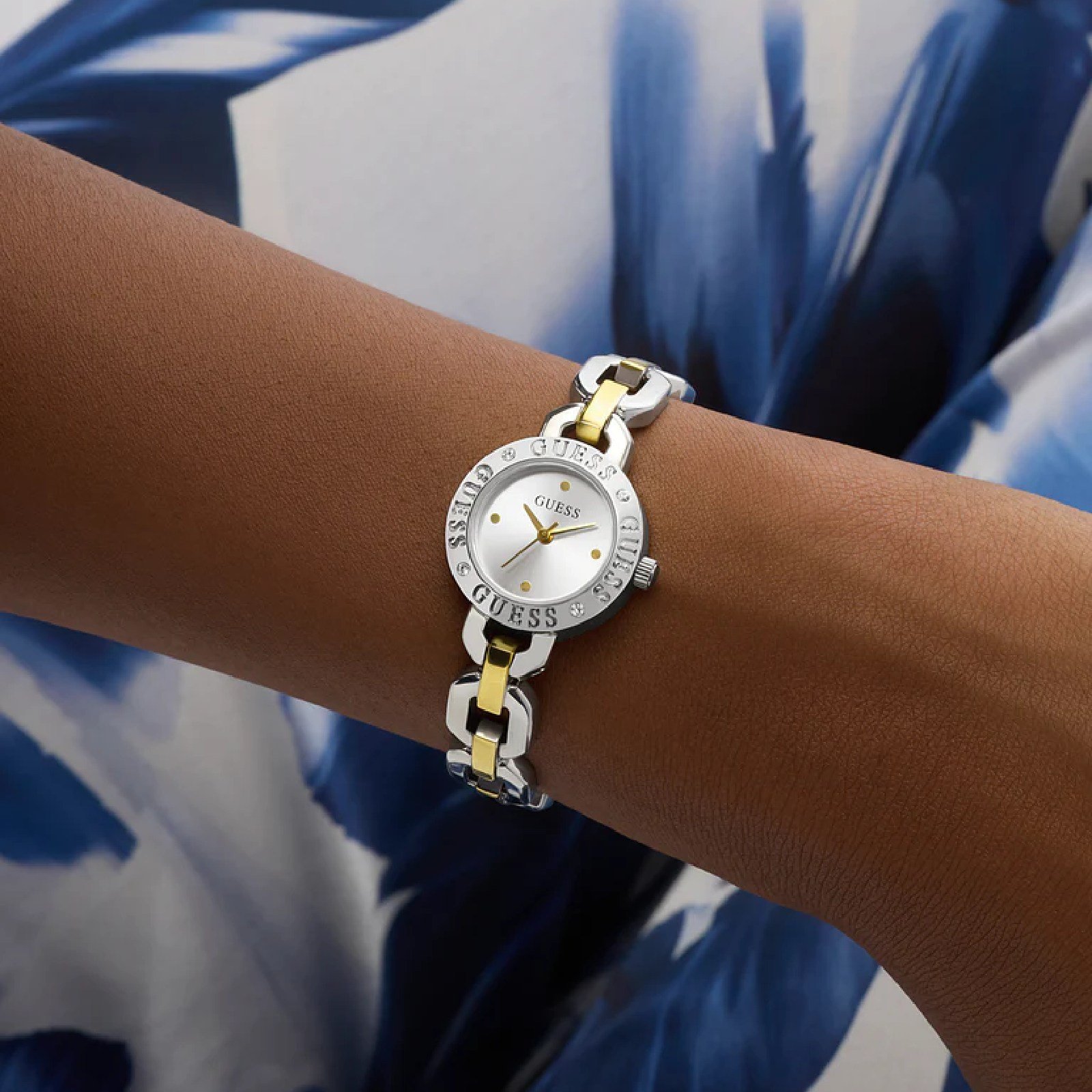 Relógio Guess GW1019L3 Feminino 23mm Aço Inoxidável Dourado/Prata 4