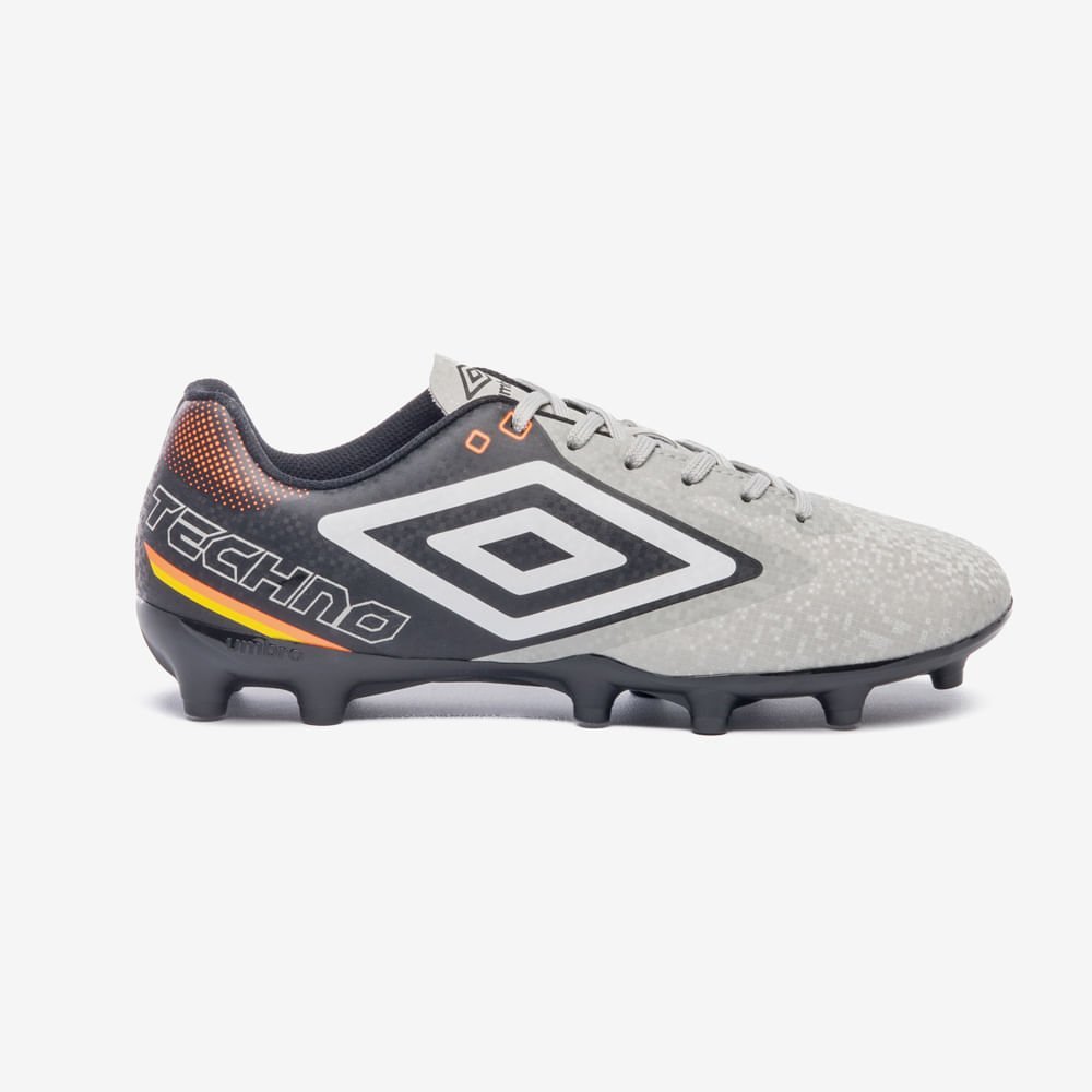 Chuteira Umbro Techno II Campo