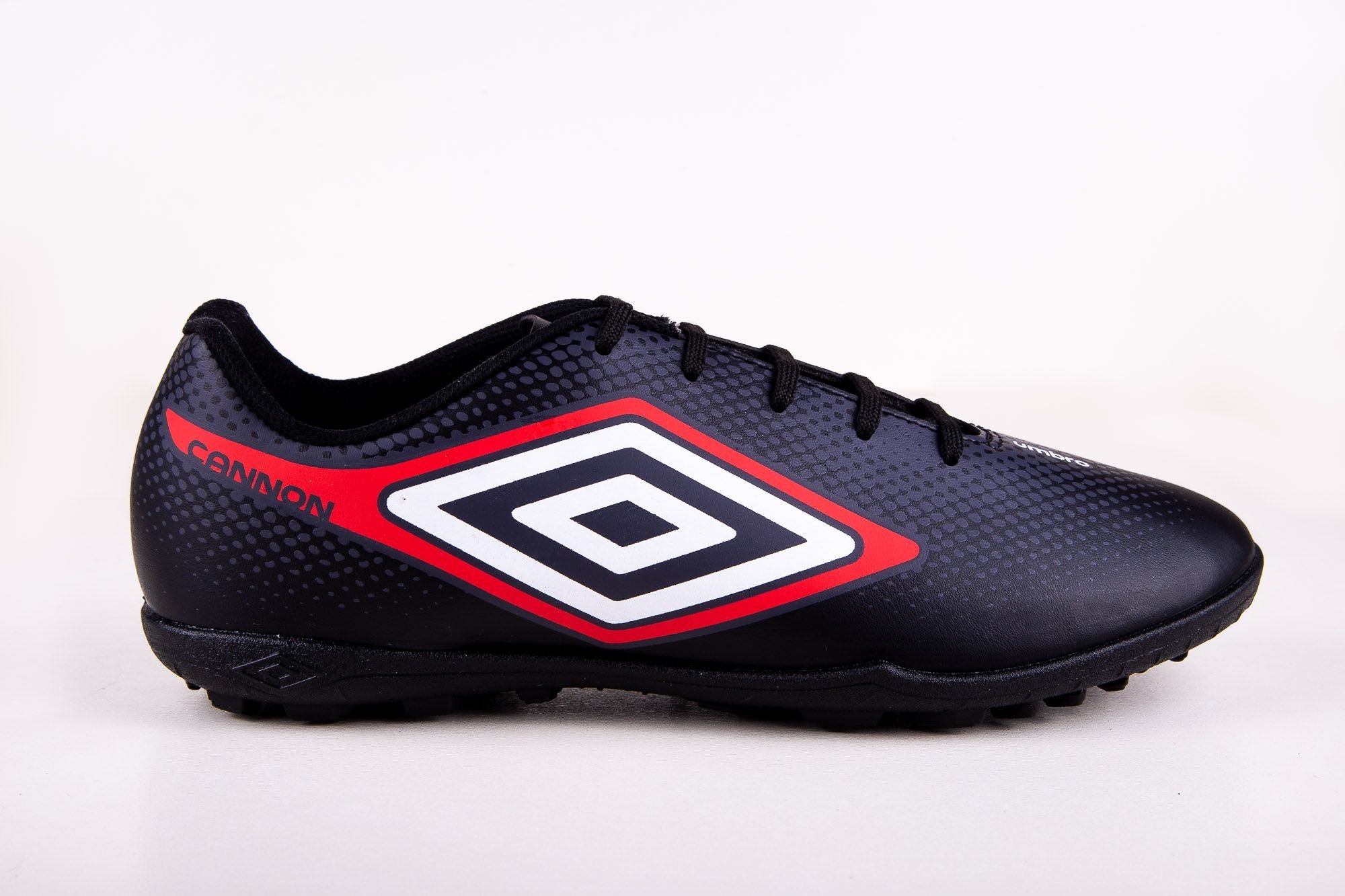 Chuteira Umbro Cannon Society