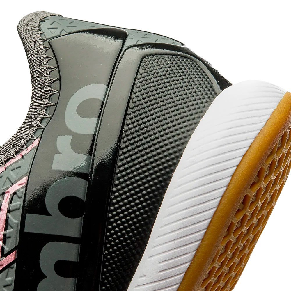 Chuteira Umbro Chrome Futsal Cinza/Rosa 7