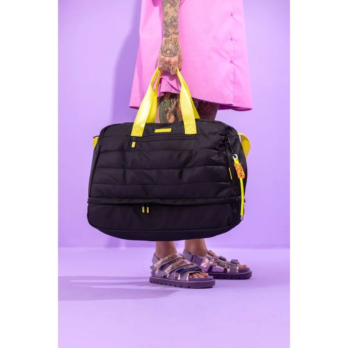 Bolsa Matelasse Preta Detalhes Neon Preto 2