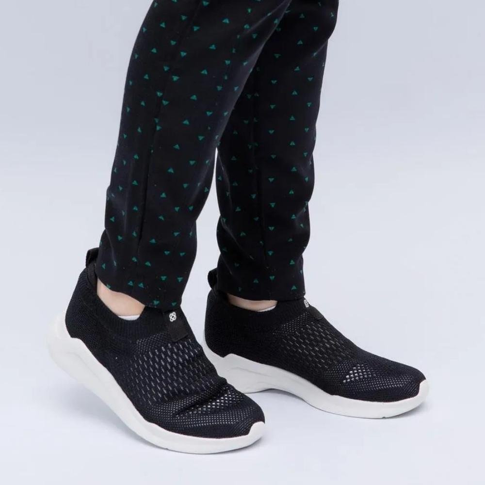 Tênis Feminino Hype Knit Slip On Preto Branco Petite Jolie PJ5517II Preto 2