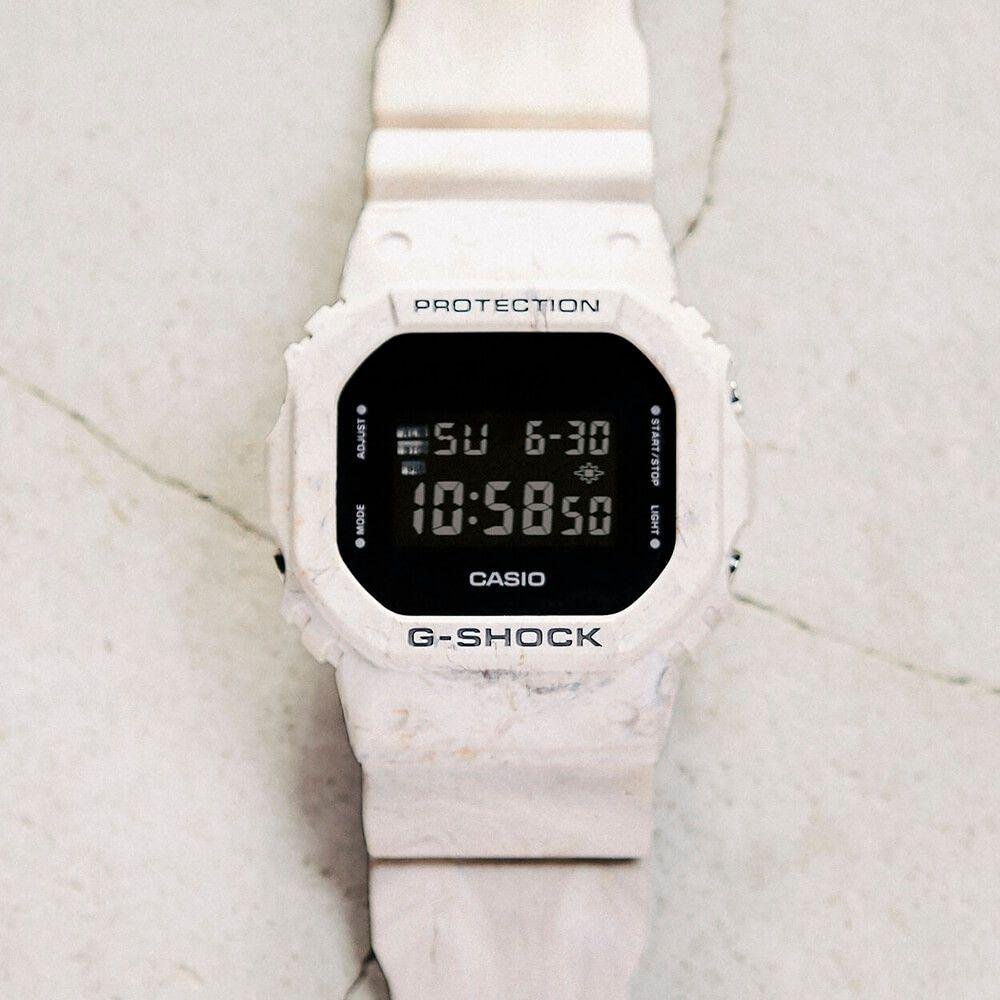 Relógio Casio G-Shock DW-5600WM-5DR Branco 2