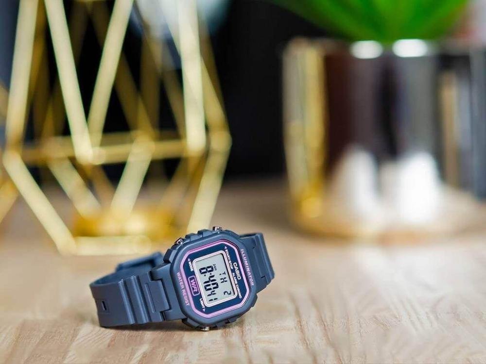 Relógio Casio Feminino Standard LA-20WH-8ADF. Azul 4