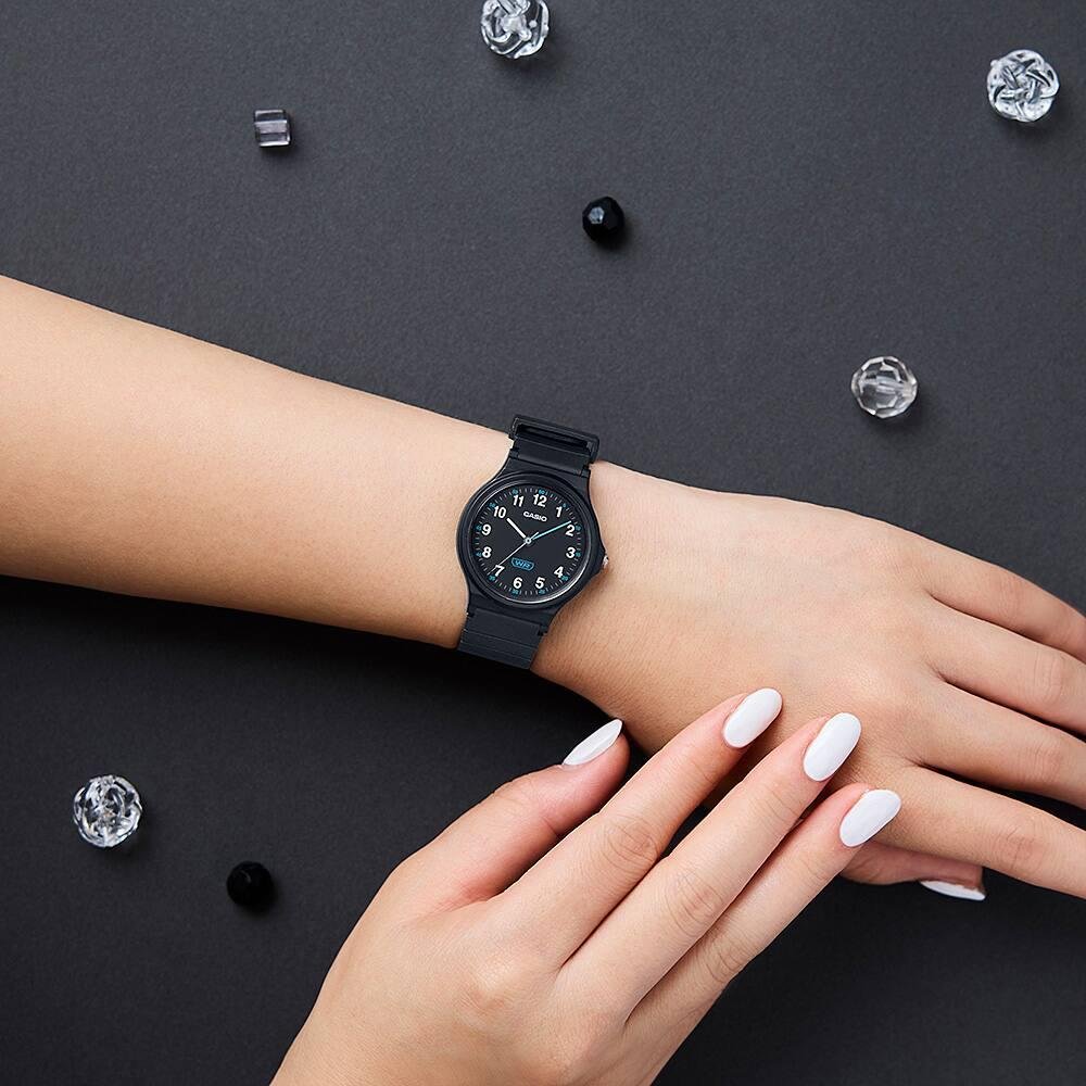 Relógio Casio Feminino Standard LQ-24B-1BDF Preto 3