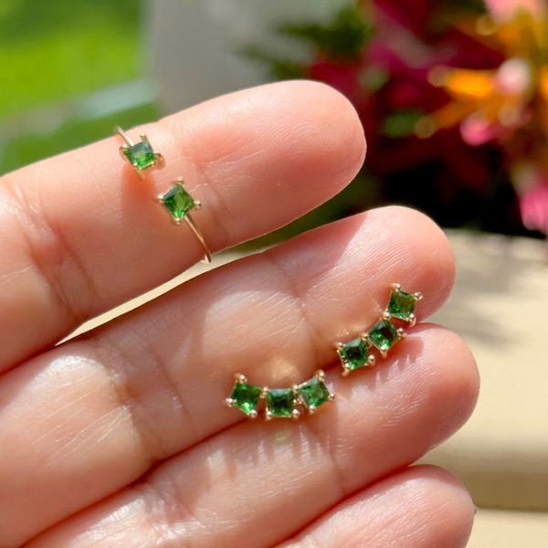 Brinco Ear Cuff Cristais Verde Esmeralda Square SemiJoia Dourado 7