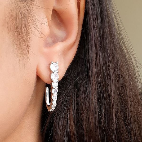 Brinco Ear Hook Degrade Zirconias Brancas Banho Ródio Prata 2