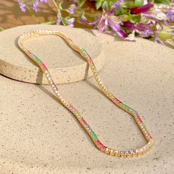 Colar Riviera Cristais Coloridos SemiJoia Fecho Gaveta Dourado 5