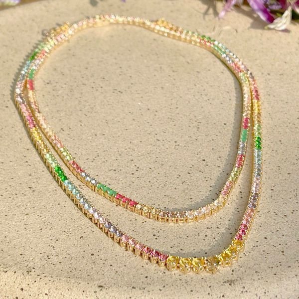 Colar Riviera Cristais Coloridos SemiJoia Fecho Gaveta Dourado 6