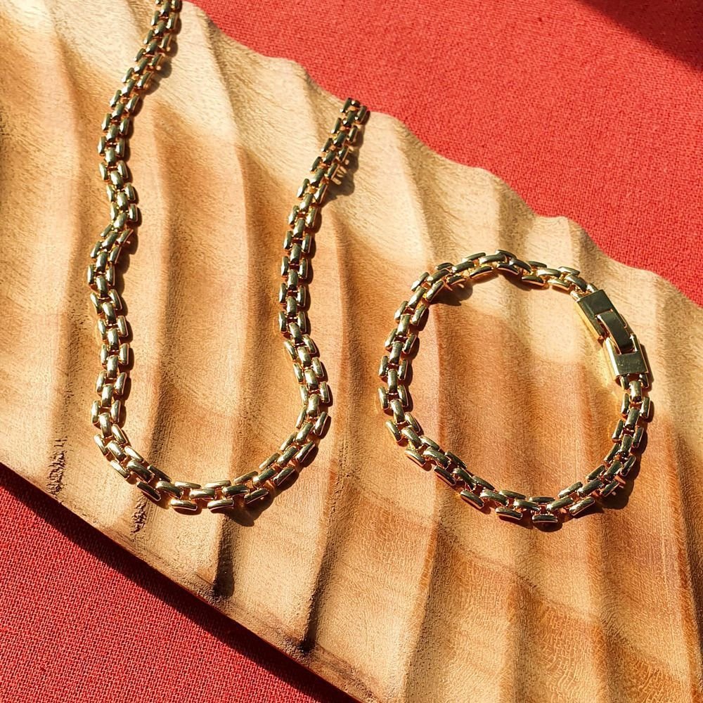 Pulseira Malha Clock Semijoia Banhada a Ouro Dourado 2