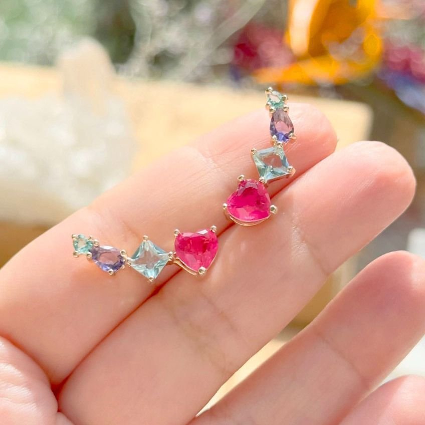 Ear cuff Coração Turmalina Rosa com Cristais Semijoia Dourado 3