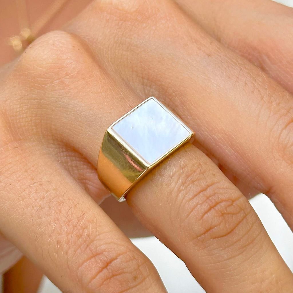 Anel Madrepérola Quadrada Semijoia Banhada A Ouro Dourado 2