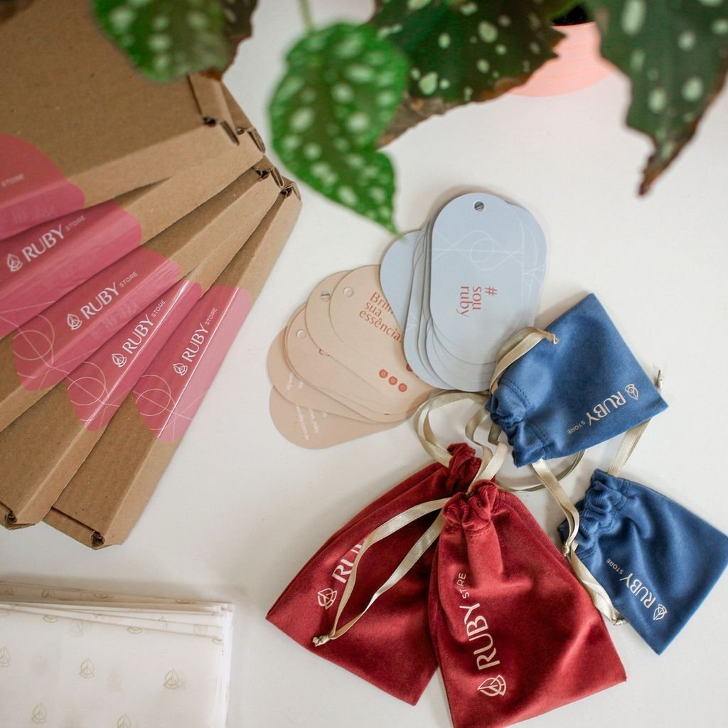 Brinco Meia Argola Croissant Semijoia Banho Ouro Dourado 2