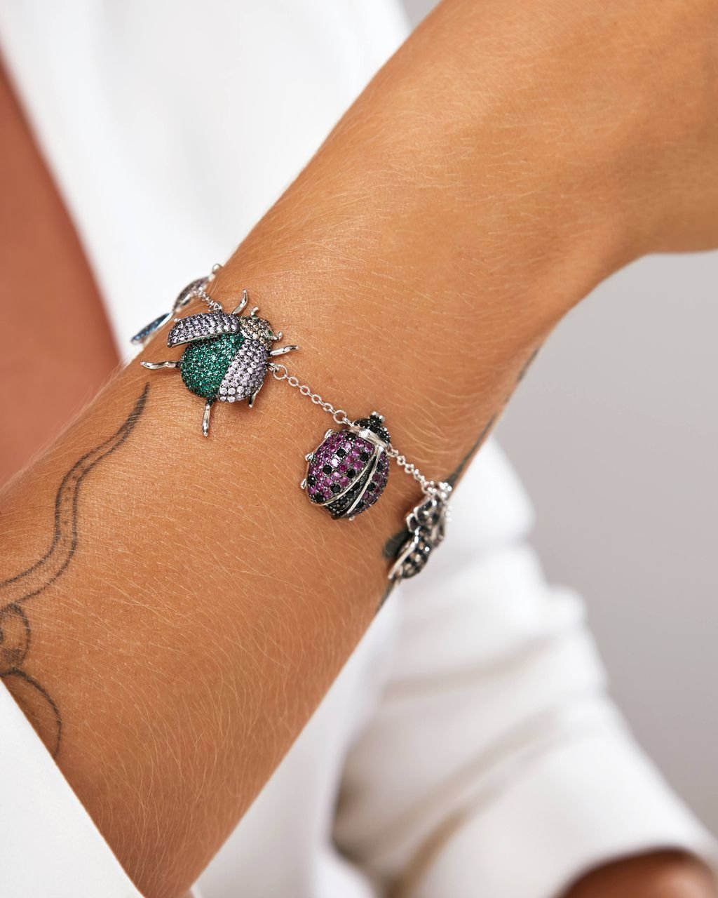 Pulseira Bugs Insetos Joaninha Abelha Semijoia Banho Rodio Prata 2