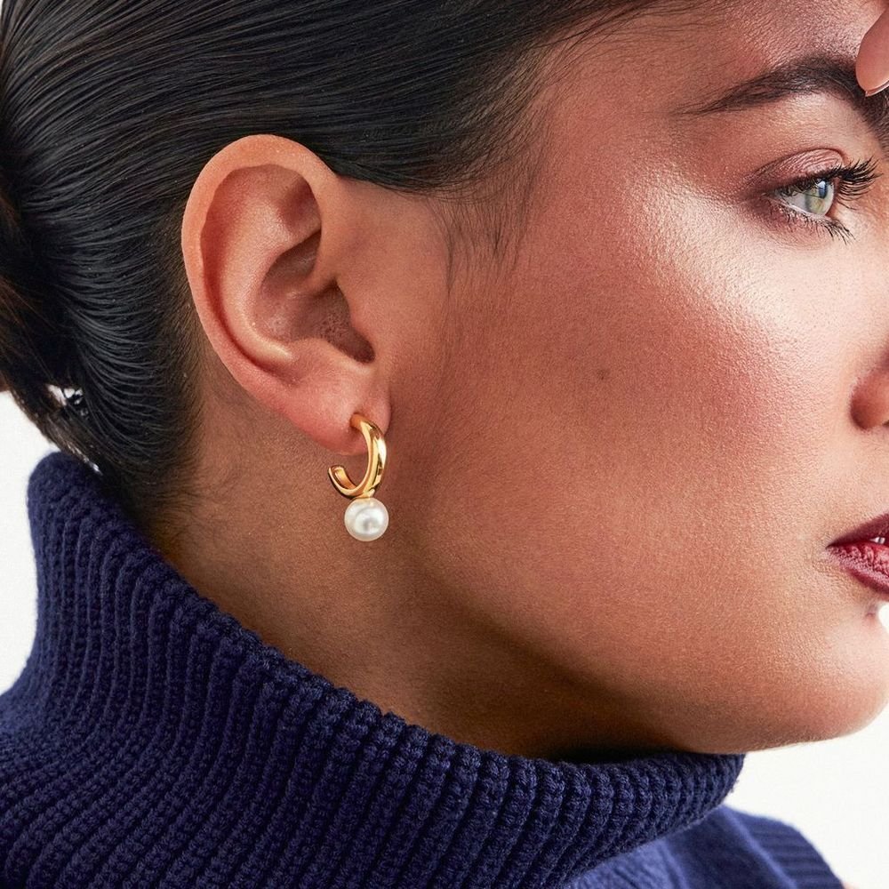 Brinco Argola com Pérola Shell Semijoia Dourado 2