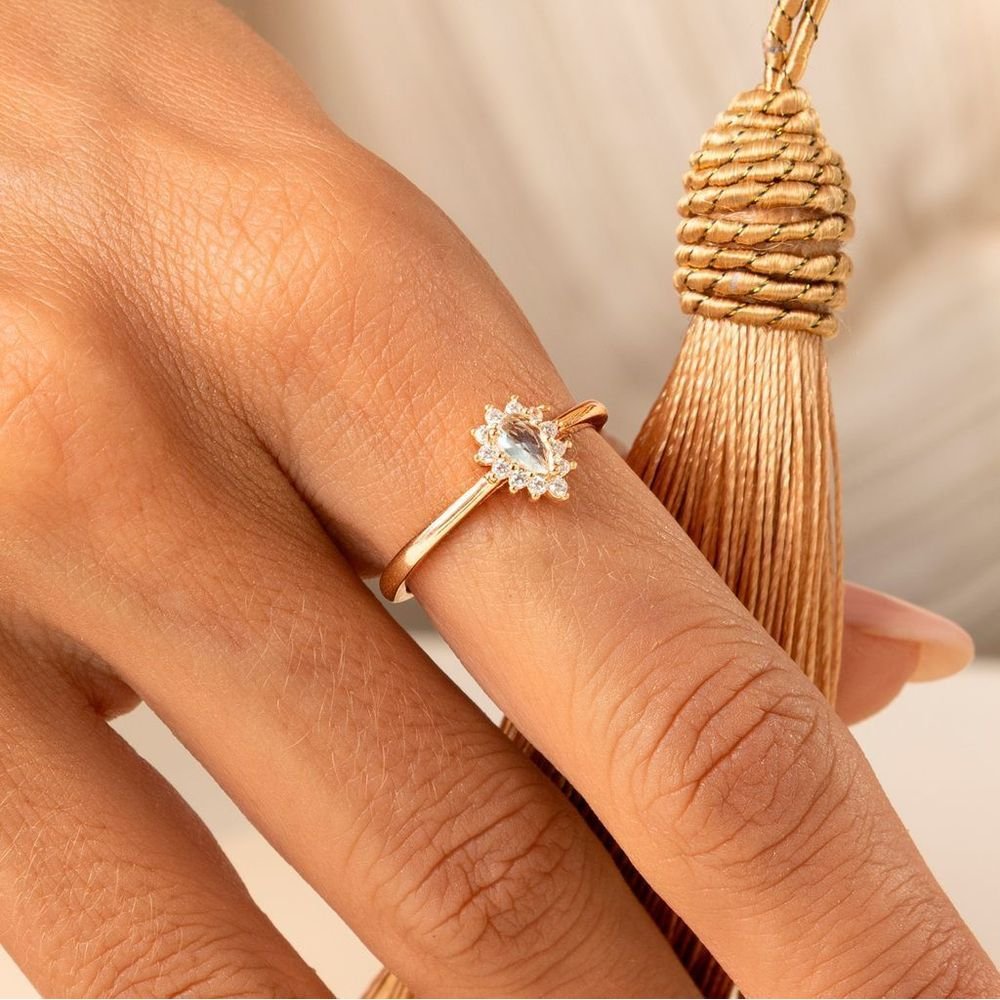 Anel Gotinha Cristal Água Marinha com Zircônias Semijoia Dourado 2