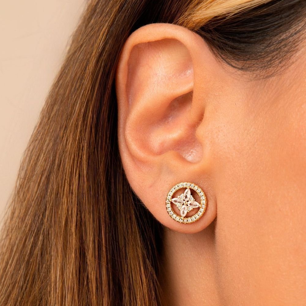 Brinco Redondo com Trevo Zircônias Semijoia Dourado 2