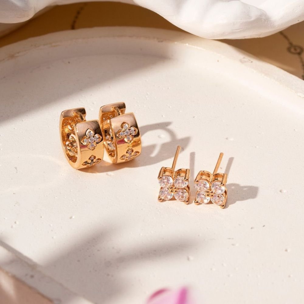 Duo Brincos Argolinha e Trevinho Zircônias Semijoia Dourado 3