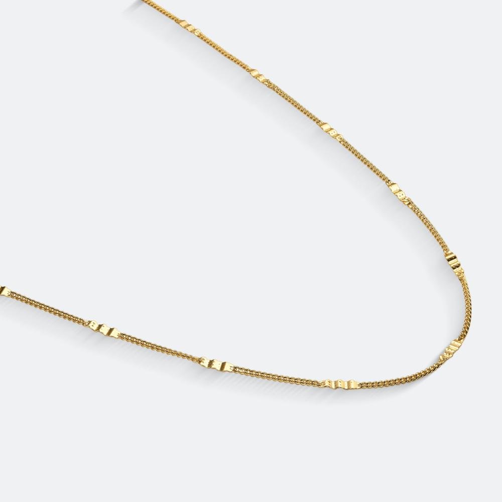 Colar Plaquinha Diamantada Longo Banhado a Ouro 18K Dourado 1