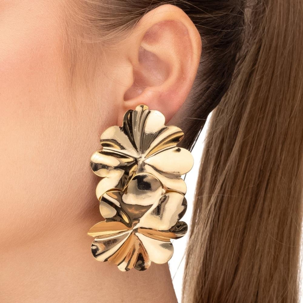 Brinco Duas Flores De Chapa Banhado a Ouro 18k Dourado 2